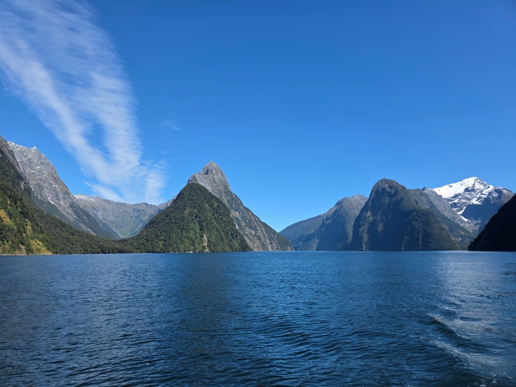 Milford Sound from Te Anau: Drive, Viewpoints, Hikes & Cruise